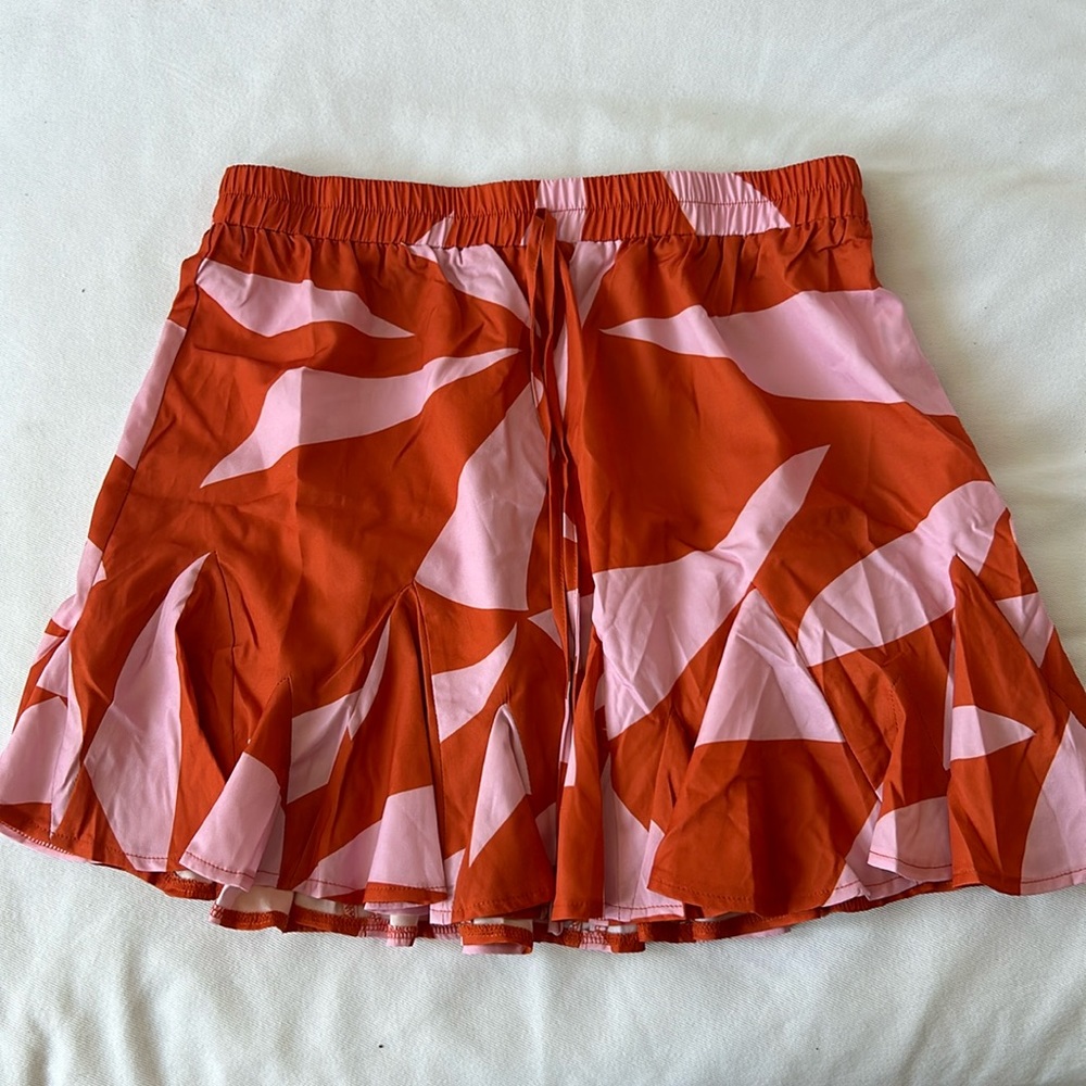 NWT Cupshe Floral Mini Flowy Skirt Size L